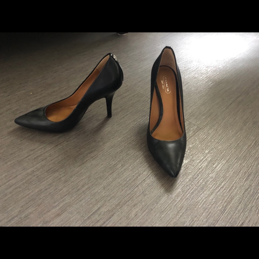 Coach pumps